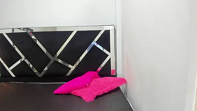 Snapshot of iisabella_noa chatting on September 17, 2025, 12:51 pm iisabella noa online show from September 17, 2025, 12:51 pm