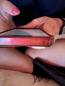 Snapshot of Afrodite-2025 chatting on October 6, 2025, 1:34 pm Afrodite-2025 online show from October 6, 2025, 1:34 pm