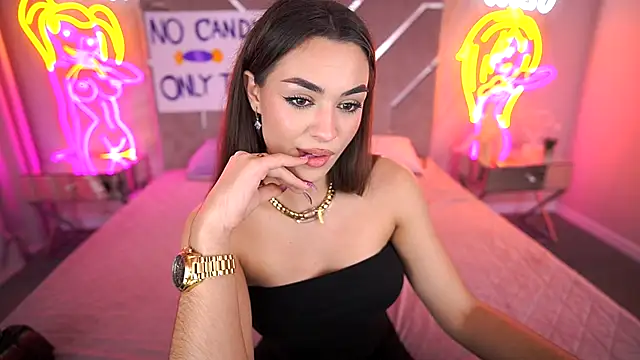 Snapshot of EricaSin chatting on November 4, 2025, 3:27 pm EricaSin online show from November 4, 2025, 3:27 pm