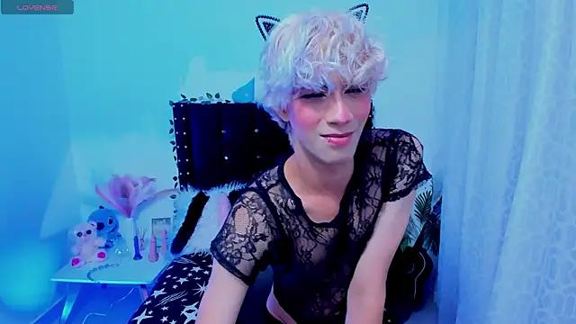 Cooperrosscute233 online show from November 3, 2025, 11:52 pm