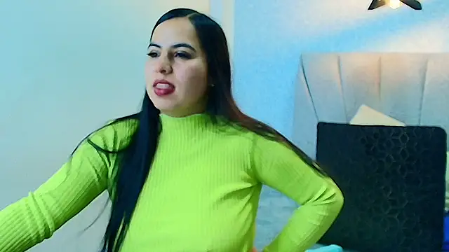 Aly Smith  online show from September 29, 2025, 11:49 am