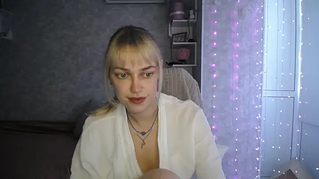 Snapshot of NickyAdamidi chatting on September 11, 2025, 12:05 pm NickyAdamidi online show from September 11, 2025, 12:05 pm