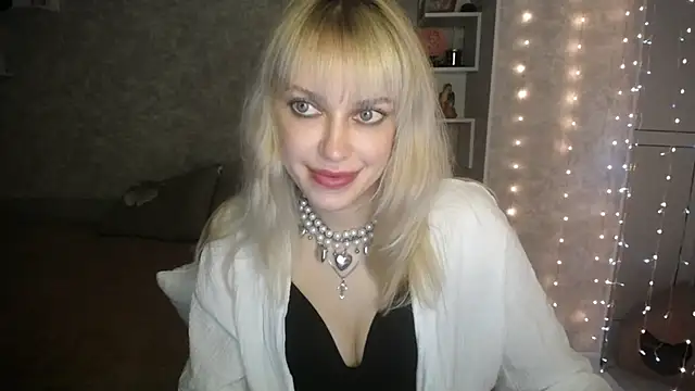 Snapshot of NickyAdamidi chatting on September 25, 2025, 4:13 pm NickyAdamidi online show from September 25, 2025, 4:13 pm