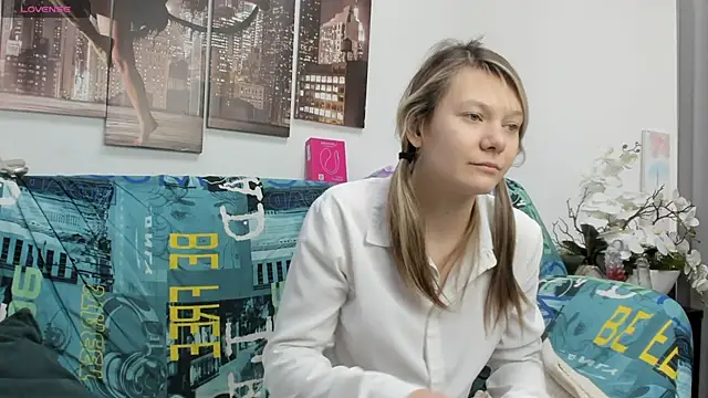 Sunny Sammy online show from November 17, 2025, 1:31 am