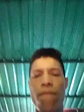 elinnki online show from November 30, 2025, 5:03 pm