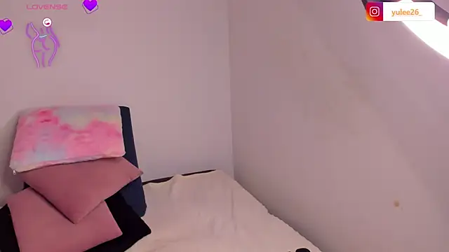 Brandy brown  online show from September 30, 2025, 12:16 am