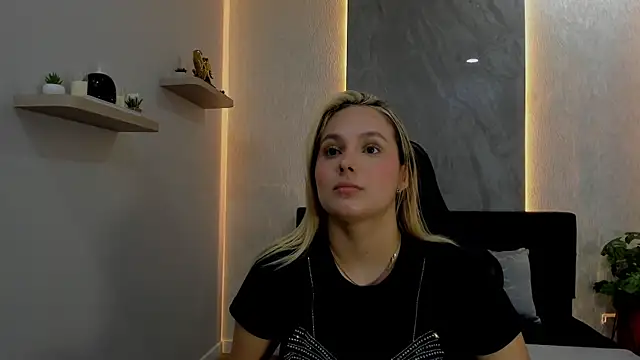 Emmaa white  online show from May 20, 2026, 5:32 pm
