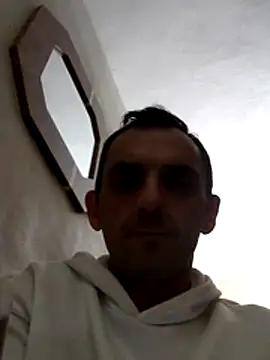 hotmen83 online show from March 13, 2026, 10:48 pm