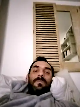 hotmen83 online show from October 13, 2025, 4:14 am