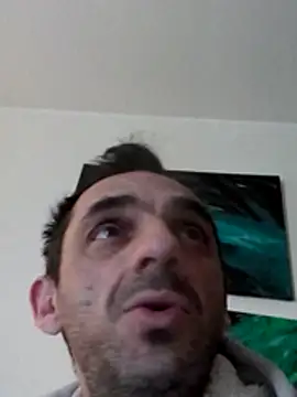 hotmen83 online show from March 28, 2026, 7:53 am