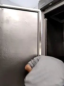 hotmen83 online show from October 31, 2025, 6:54 am