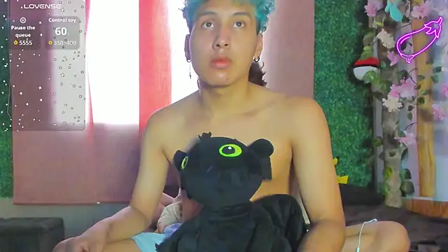 spicy adonhis online show from September 18, 2025, 1:25 pm