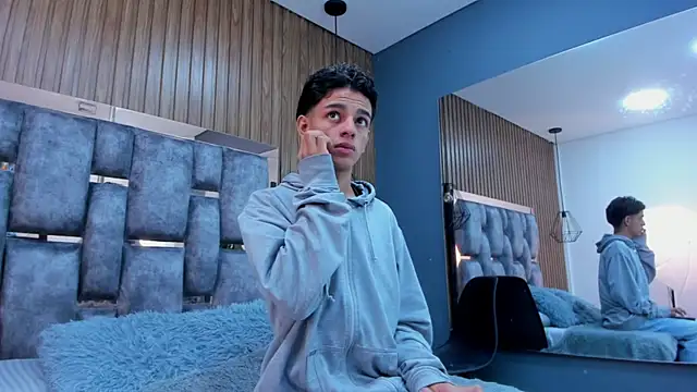 owen  johnson online show from December 5, 2025, 12:37 pm