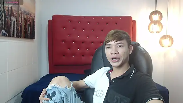 nathanclay online show from November 28, 2025, 1:11 pm