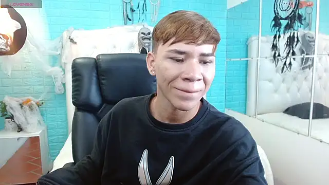 nathanclay online show from November 2, 2025, 3:33 am