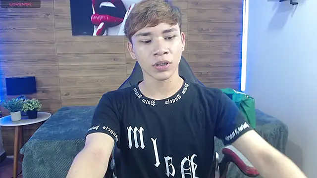 nathanclay online show from April 10, 2026, 3:02 am