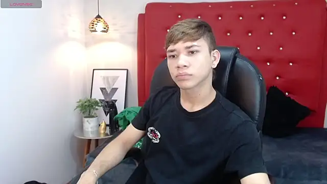 nathanclay online show from May 17, 2026, 4:12 am