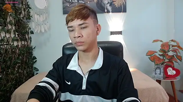 nathanclay online show from December 21, 2025, 3:52 am