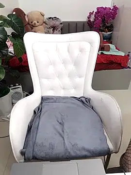 Snapshot of Jess-Thuy chatting on December 16, 2025, 2:43 pm Jess-Thuy online show from December 16, 2025, 2:43 pm