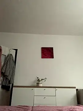 lexxxiiiii online show from December 2, 2025, 1:24 pm