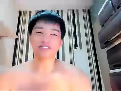 Snapshot of Mister_officer69 chatting on March 28, 2026, 6:20 pm Mister officer69 online show from March 28, 2026, 6:20 pm