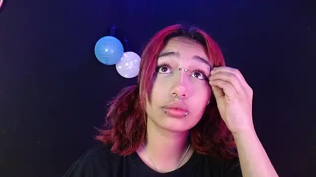 zoelight18 online show from September 20, 2025, 4:17 am