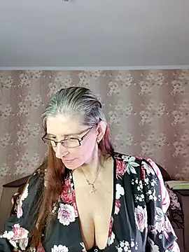 Snapshot of CandiCole chatting on May 6, 2026, 10:19 am CandiCole online show from May 6, 2026, 10:19 am