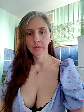 Snapshot of CandiCole chatting on May 5, 2026, 7:22 am CandiCole online show from May 5, 2026, 7:22 am