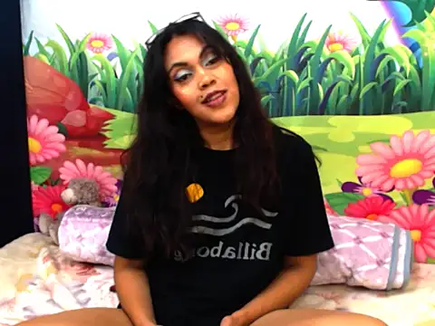 indiandesire4u69 online show from November 12, 2025, 4:11 pm