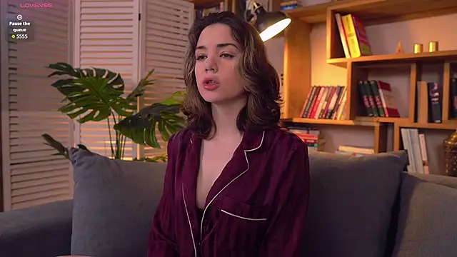 Sunny Teaze online show from February 19, 2026, 7:16 am