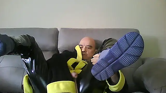 geli45 online show from February 19, 2026, 11:40 am