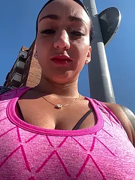 Snapshot of Ninabigtitied chatting on September 29, 2025, 10:11 am Ninabigtitied online show from September 29, 2025, 10:11 am