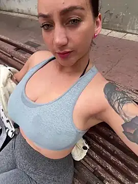 Snapshot of Ninabigtitied chatting on September 10, 2025, 1:54 pm Ninabigtitied online show from September 10, 2025, 1:54 pm