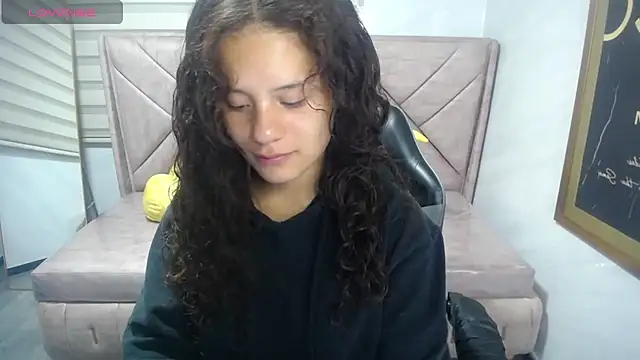 Velvet Moon V online show from September 9, 2025, 1:09 pm