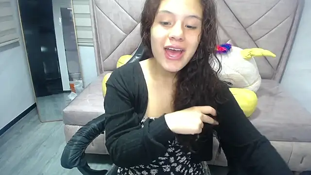 Velvet Moon V online show from September 25, 2025, 1:06 pm