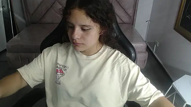 Velvet Moon V online show from February 9, 2026, 8:18 pm