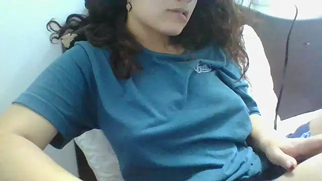 Velvet Moon V online show from April 15, 2026, 4:51 am