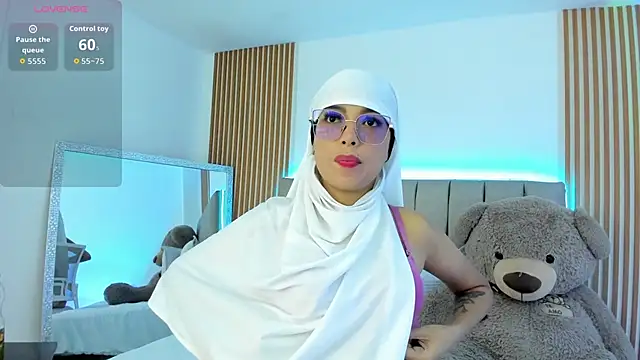 naishaa  online show from September 26, 2025, 6:48 pm