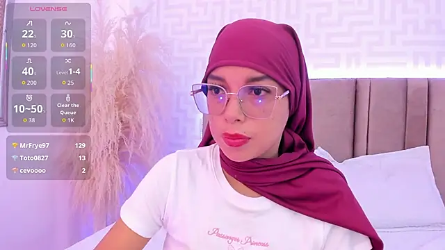 naishaa  online show from April 15, 2026, 7:58 pm