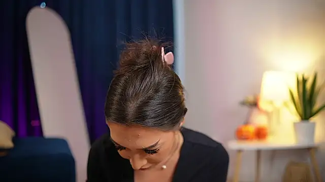  ChloeLee  online show from November 2, 2025, 7:13 am