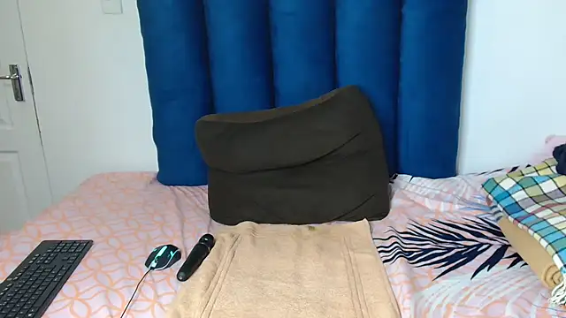 AeroSexx online show from November 5, 2025, 6:33 pm