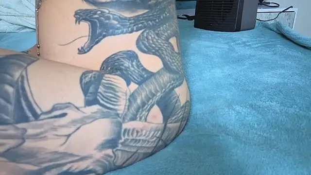 Emma Foxi online show from April 19, 2026, 6:10 pm