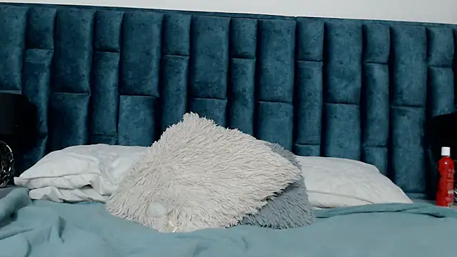 Emma Foxi online show from October 26, 2025, 7:47 pm