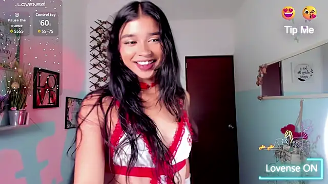 Elsa Pataky online show from September 29, 2025, 2:23 pm