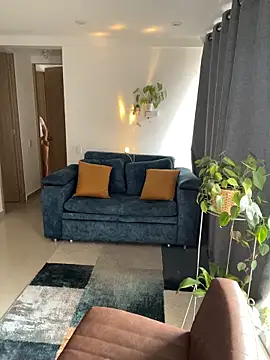 Lily June online show from November 19, 2025, 5:24 pm