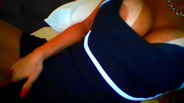 girlninf online show from December 3, 2025, 9:20 am