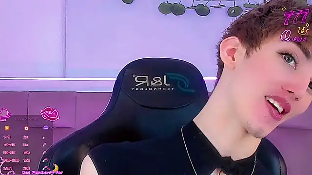 Baby FenixTS online show from March 11, 2026, 6:40 am