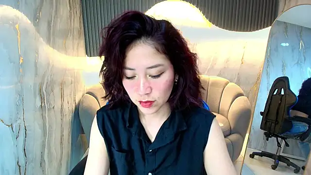 valentina r  online show from November 13, 2025, 3:21 am