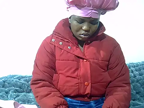 Snapshot of SweetHoney21_ chatting on May 17, 2026, 6:46 am SweetHoney21 online show from May 17, 2026, 6:46 am