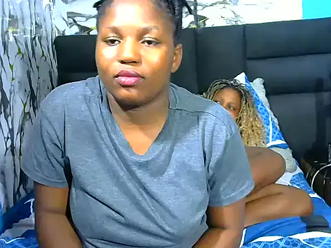 SweetHoney21  online show from March 4, 2026, 9:55 pm